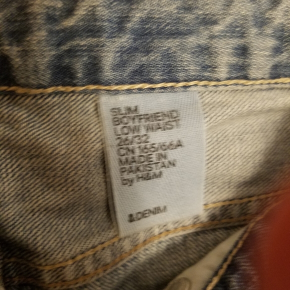 H&M Slim Boyfriend Low Waist Jean - Picture 2 of 3